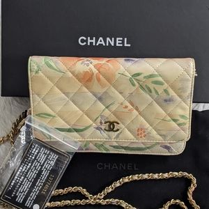 Chanel wallet on chain